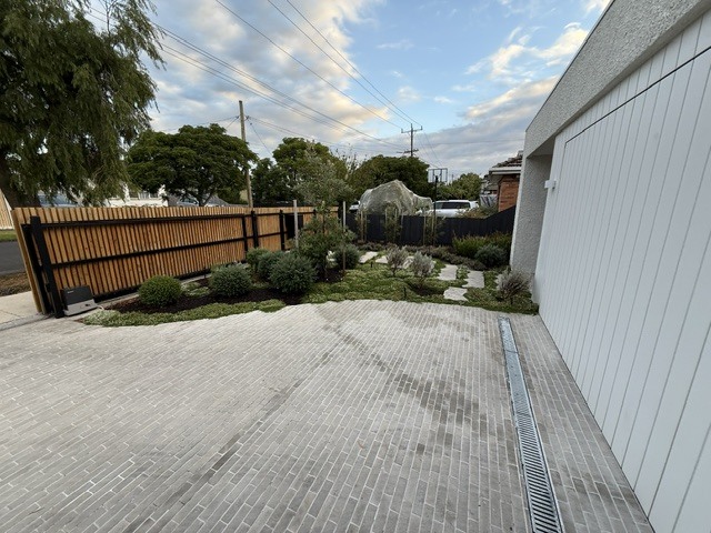 Front Garden & Screening, outdoor construction project by Premier Outdoors, Melbourne eastern suburbs